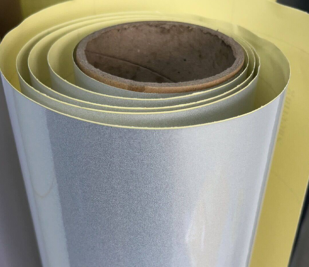 Self-adhesive printable reflective sheeting roll, silver inkjet reflective vinyl with yellow release liner